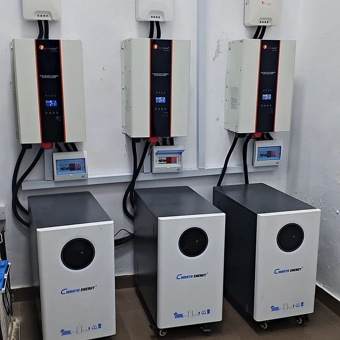 Solar panels and hybrid inverters